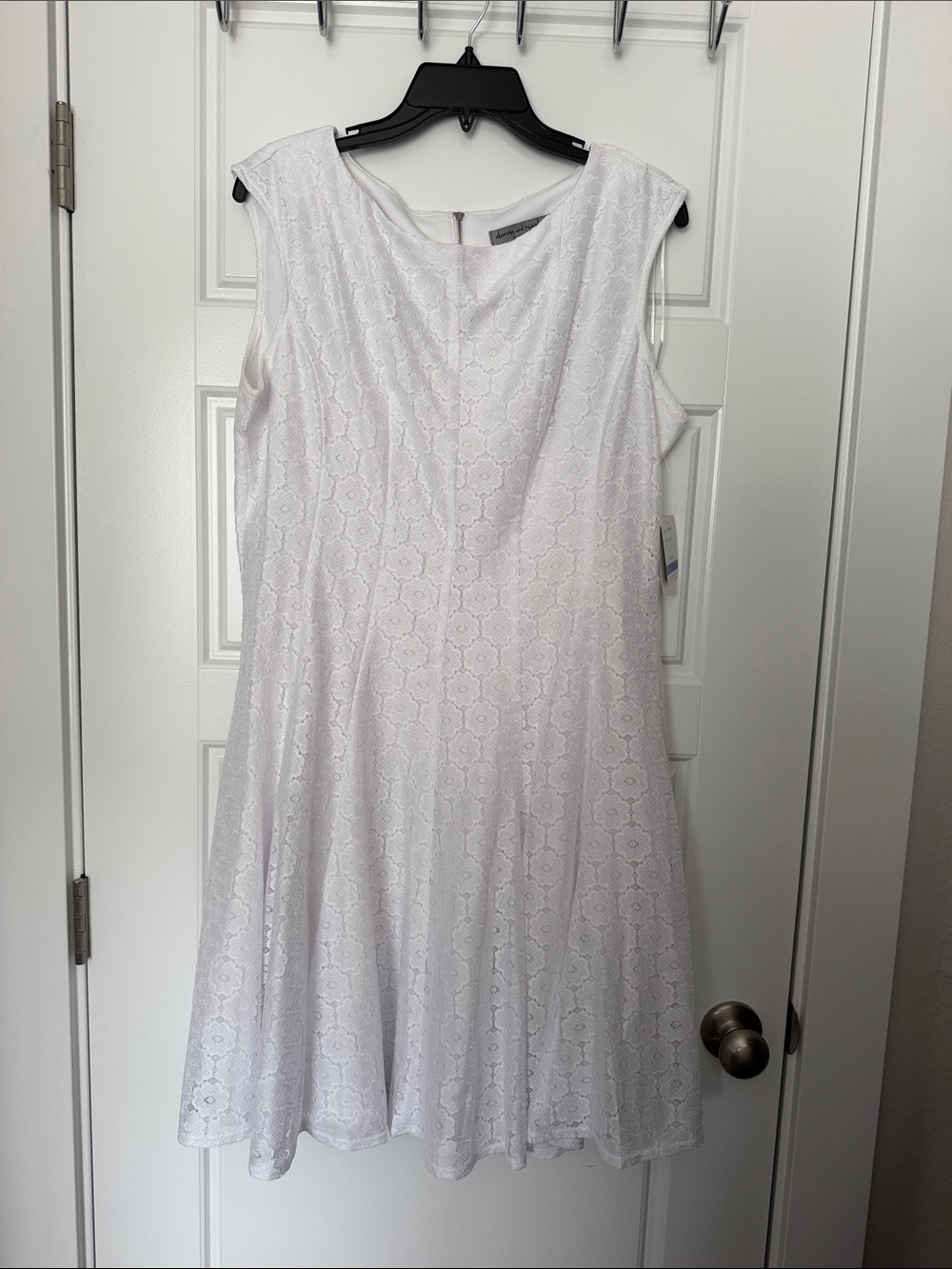 Danny & Nicole White Sleeveless Lace Midi Dress